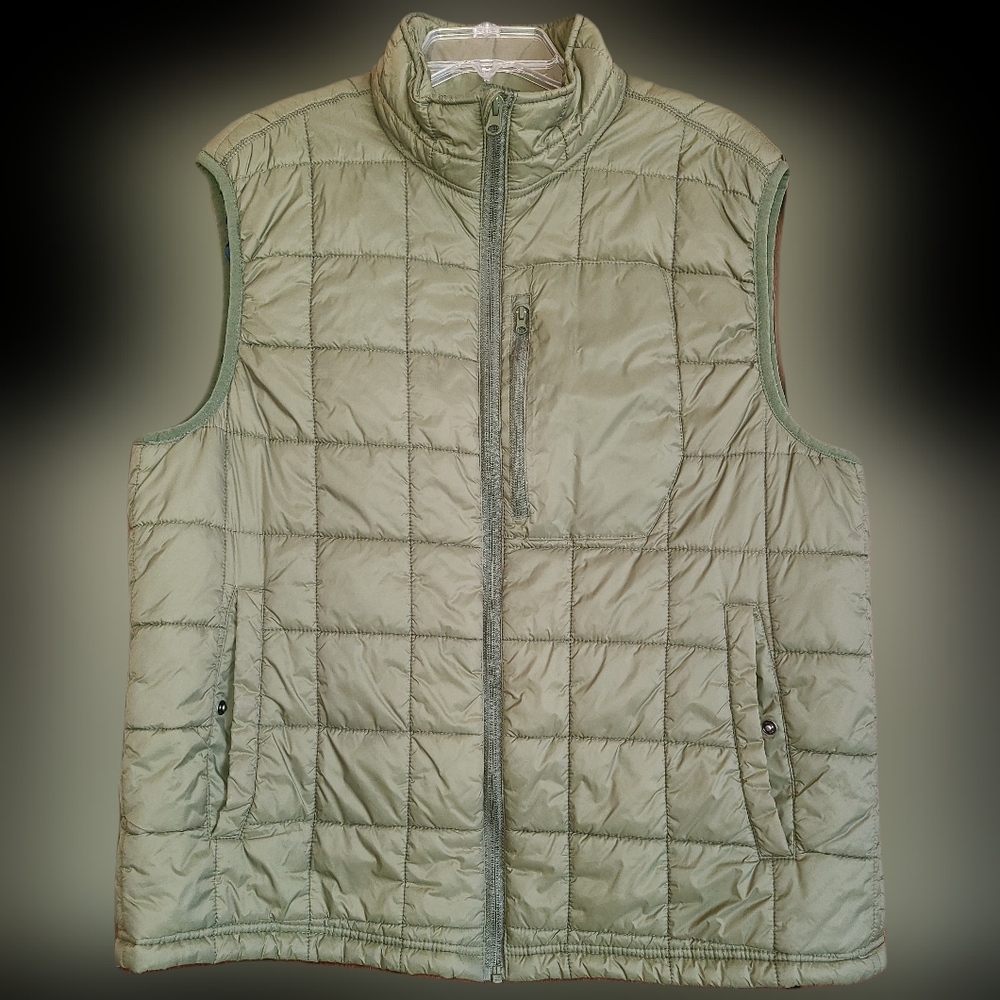 St John's Bay Men's Green Vest - Picture 1 of 7